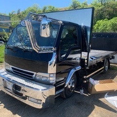 積載車　エルフ　搬送車の画像