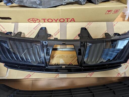 トヨタハリアー60系前期フロントグリル