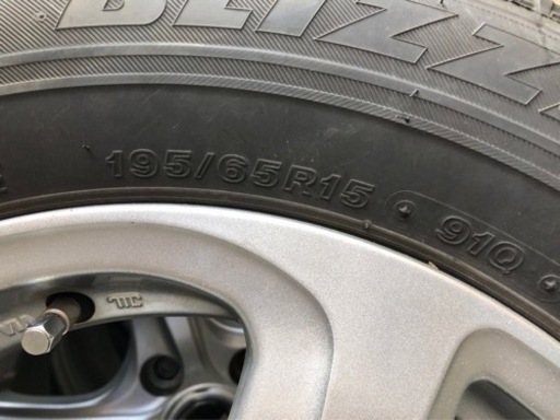 スタッドレスタイヤ 4本セット　195/65R15