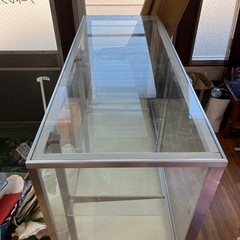 ガラスケース
