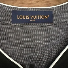 【LOUIS VUITTON】23SS ロゴ ナンバリング ベースボールシャツの画像