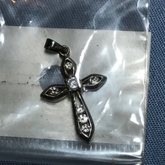 シルバーアクセサリー十字架の画像