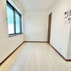 最上階角部屋！高速インターネット無料！３階のお部屋！空き予定出ま...