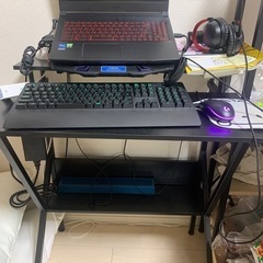 コンピュータデスク