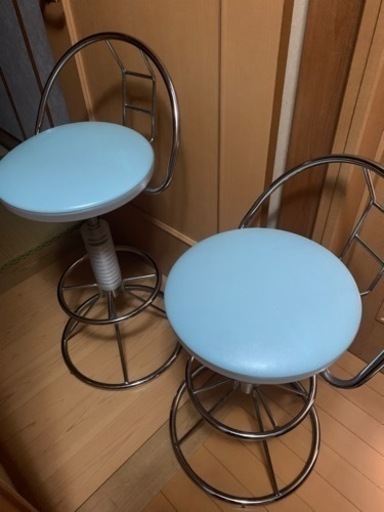 カウンター用　イス2脚