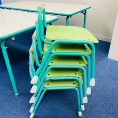幼稚園のテーブルとイスお譲りします。の画像