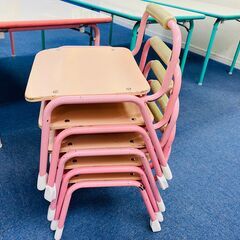 幼稚園のテーブルとイスお譲りします。の画像