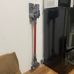 Dyson ダイソン　サイクロン掃除機　壁掛けホルダー付き