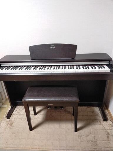 【決まりました!!】YAMAHA　ARIUS　電子ピアノ　アリウス　2011年製　木目調　88鍵　ピアノ　純正椅子付　イヤホン付き