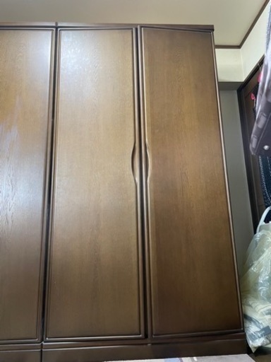 和ダンスには見えないけど開くと和ダンス