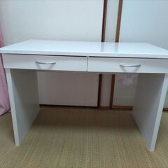 ツルツル表面お掃除らくらくデスク