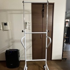 懸垂マシン、ぶら下がり健康器