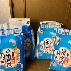 未開封 ズレずに安心　紙パンツ用パッド