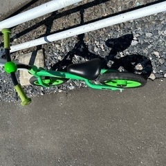 幼児用自転車の画像