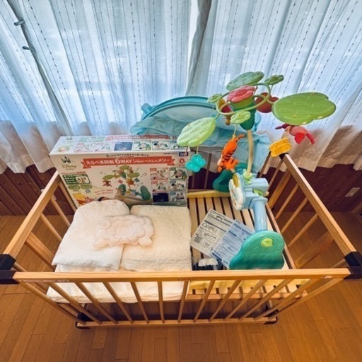 ベビーベッドセット　ポッキリ価格　ファルスカ添い寝ベッド　プーさんメリー　ベッドマット　防水シーツ　蚊帳　枕　箱・説明書あり