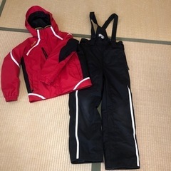 男の子向け150センチ スキーウェア上下セットをレンタルします