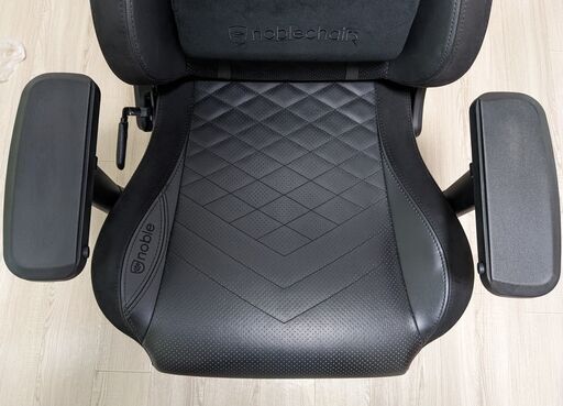 【取引中】noblechairs EPIC ゲーミングチェア【 ブラック 】NBL-PU-BLA-003