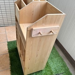 ［価格変更］飛騨の匠　東濃檜　絵本ラック　天然木　キャスター付き　手渡しの画像