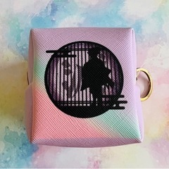 鬼滅の刃　胡蝶しのぶ　サイコロポーチ＆イヤリングセットの画像