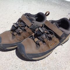 【トレッキングシューズ KEEN キッズ用 19.5cm】