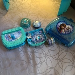 エルサのドレッサーと髪遊びセットの画像