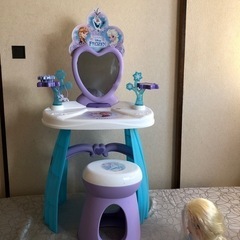 エルサのドレッサーと髪遊びセット