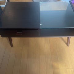 テーブル　机の画像