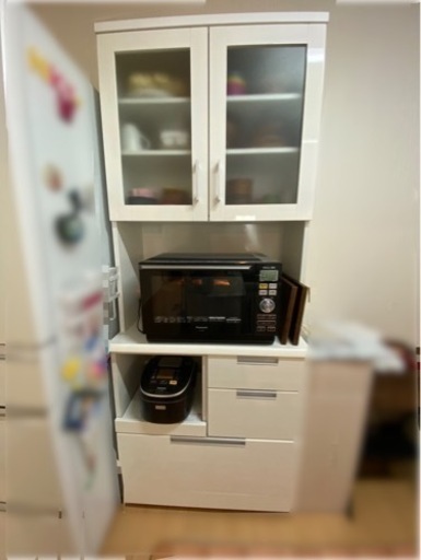 画像追加。食器棚