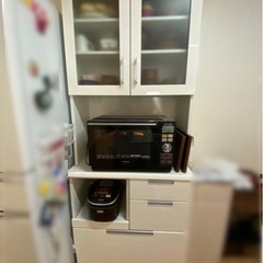 画像追加。食器棚
