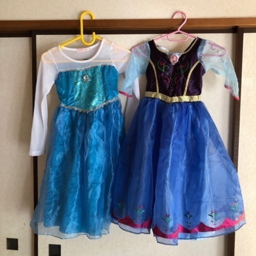 エルサとアナのドレス
