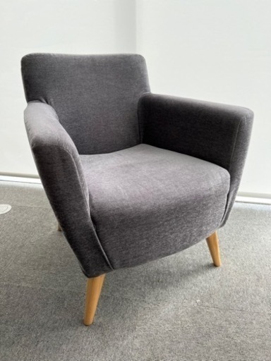 脚付き椅子2脚あわせて グレー 北欧インテリア