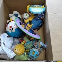 トイストーリー　ドラえもん　ミニオン　乗り物などの画像