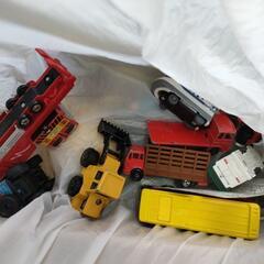 トイストーリー　ドラえもん　ミニオン　乗り物などの画像