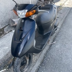 激安SUZUKIレッツ2 人気の黒新品バッテリ　シート新品