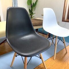 椅子　チェア　白黒の画像