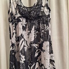 E【大きいサイズ★3L黒★白花】新品同様　
