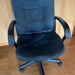 オフィス(PC)チェアと子供用学習チェア