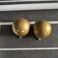 ①IKEA RÄCKA レッカ カーテンロッド(カーテンレール), BETYDLIG ベティードリグ，カーテンロッドアクセサリー（中古品）の画像