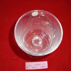 格安中古短期使用　ワイングラス、食前酒グラス　SASAKIブランド　、ｗ５，５ｈ１１ｃｍ、価格は単価です。１箱６個入りでお願い致します。全１２９個有ります。他にSASAKIブランド　タンブラーグラス、ワイングラス、シャンパングラス等有ります。映像には有りませんが専用箱入りです。  　所在地と必要数量及び必要日をお知らせくださいの画像