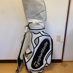 TayIorMadeテーラーメイド 軽量キャディバッグ 　ユースド・ ファスナー作動問題なし。の画像