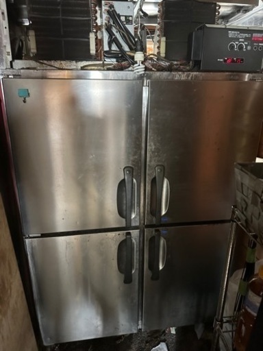 激安！業務用4ドア冷蔵冷凍庫
