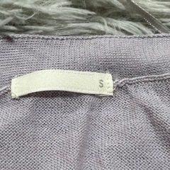 美品✨【GU】ジーユー S カーディガン オフィスカジュアル 藤色の画像