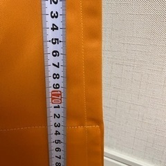 カーテン　小窓用　オレンジ　2枚セット　観音開きの画像