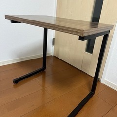 サイドテーブル