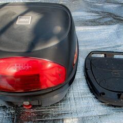 GIVI 26L リアボックス フルフェイス入ります! ベース付...