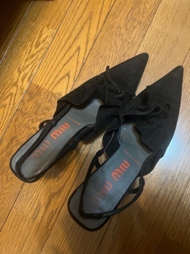 MIUMIUパンプス