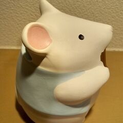 かわいいねずみの貯金箱の画像