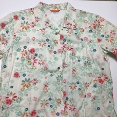 沖縄　かりゆしウェア　花柄
