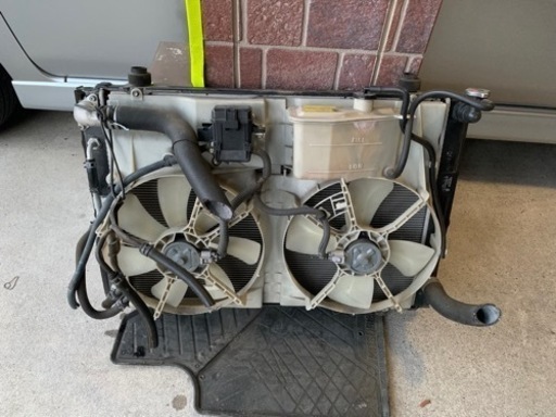 アルファード10系後期型ラジエーターファン、コンデンサー