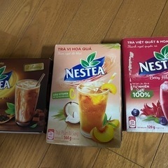 紅茶や緑茶や麦茶やポカリなどの飲み物の画像
